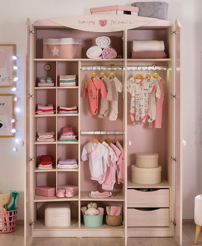 Организация хранения детских вещей в шкафу